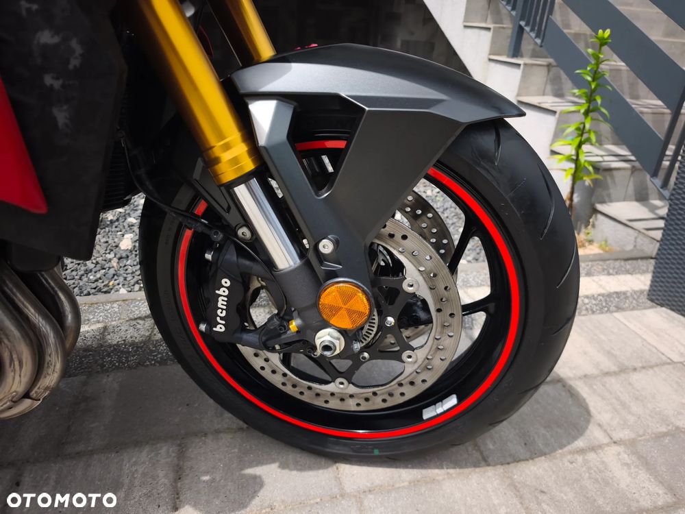Suzuki GSX - 9