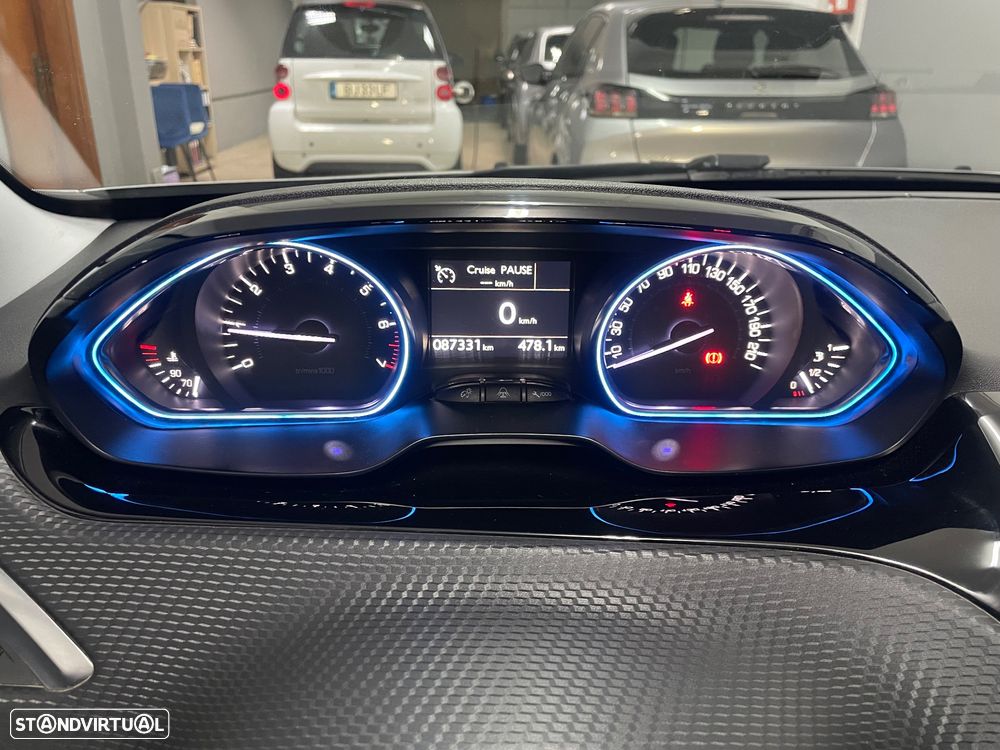 Peugeot 2008 PureTech 110 Stop&Start Allure - 29