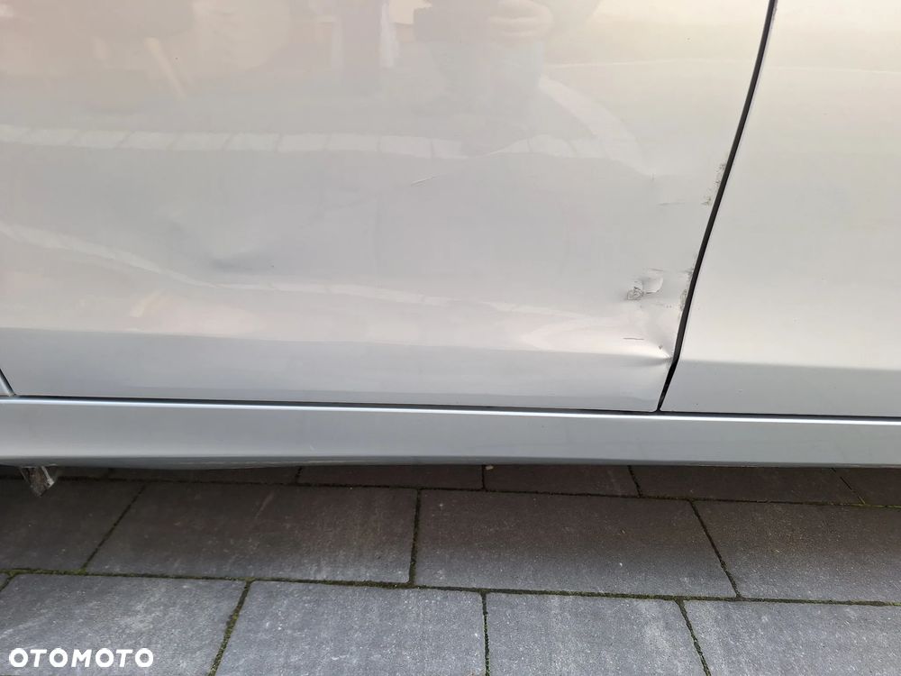 Mercedes-Benz Klasa C 250 CGI BlueEff Elegance - 32