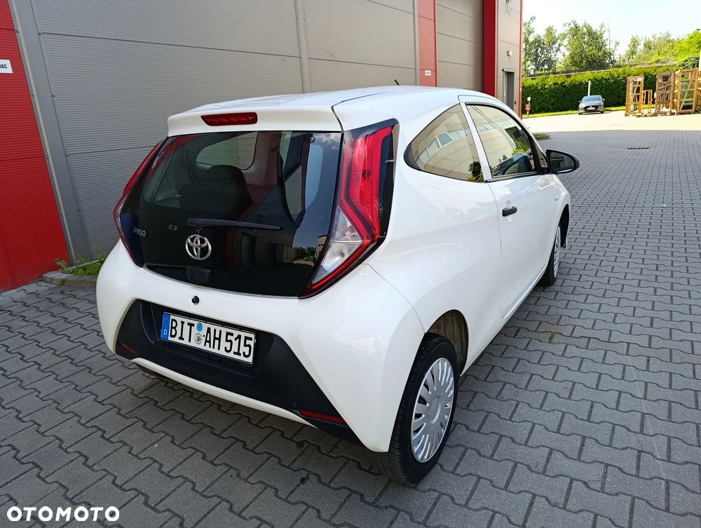 Toyota Aygo x - 19