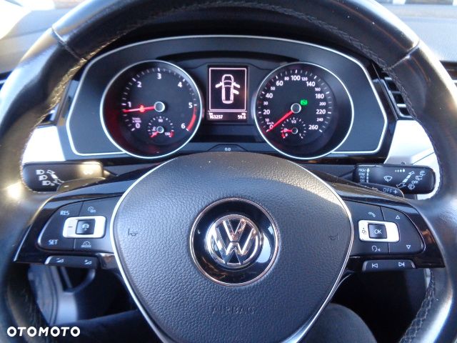 Volkswagen Passat 2.0 TDI SCR Comfortline DSG - 16