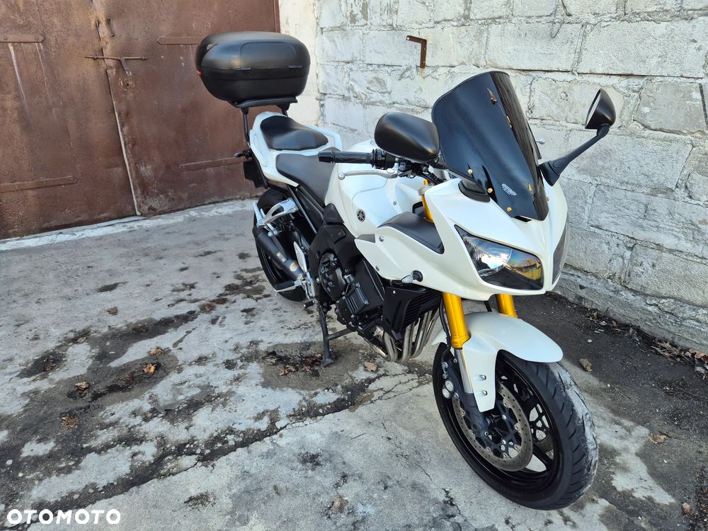 Yamaha FZ - 28
