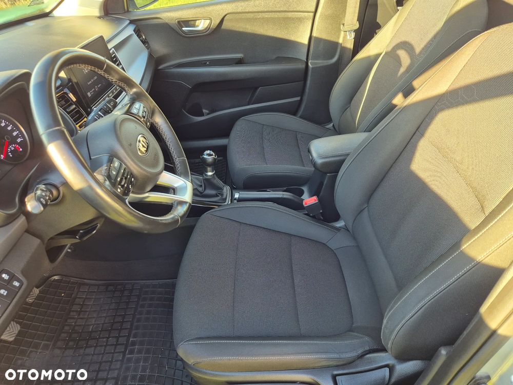 Kia Rio - 5