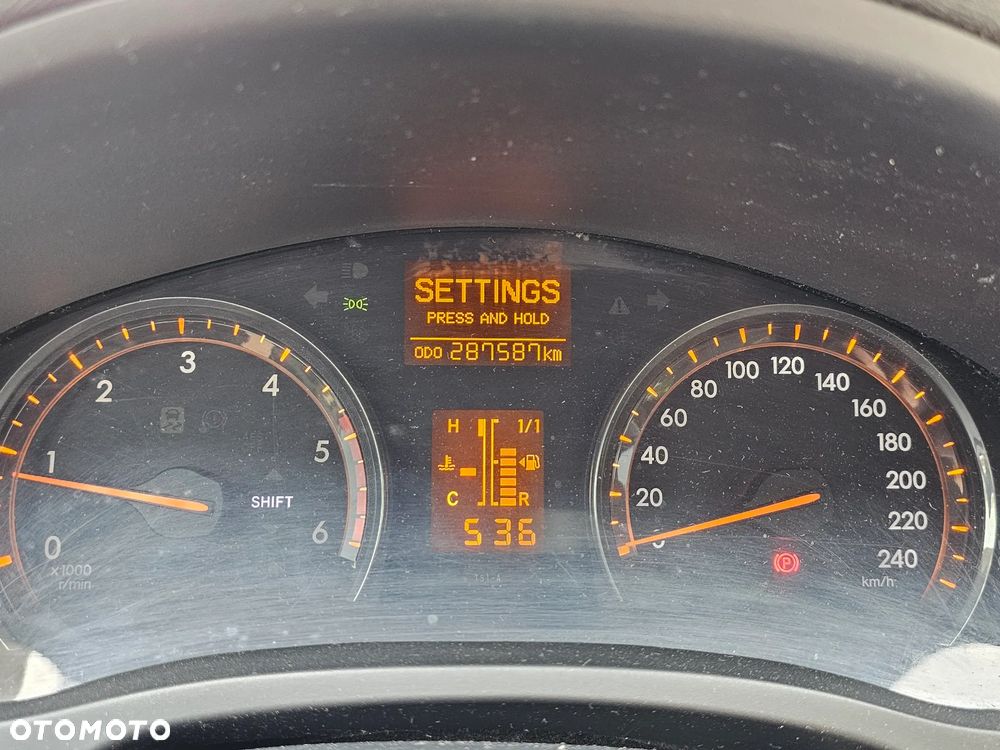 Toyota Avensis 2.0 D-4D Premium - 21