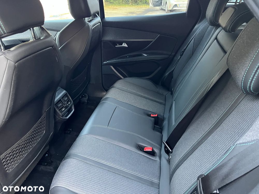 Peugeot 3008 1.6 PureTech HYbrid Allure S&S EAT8 - 14