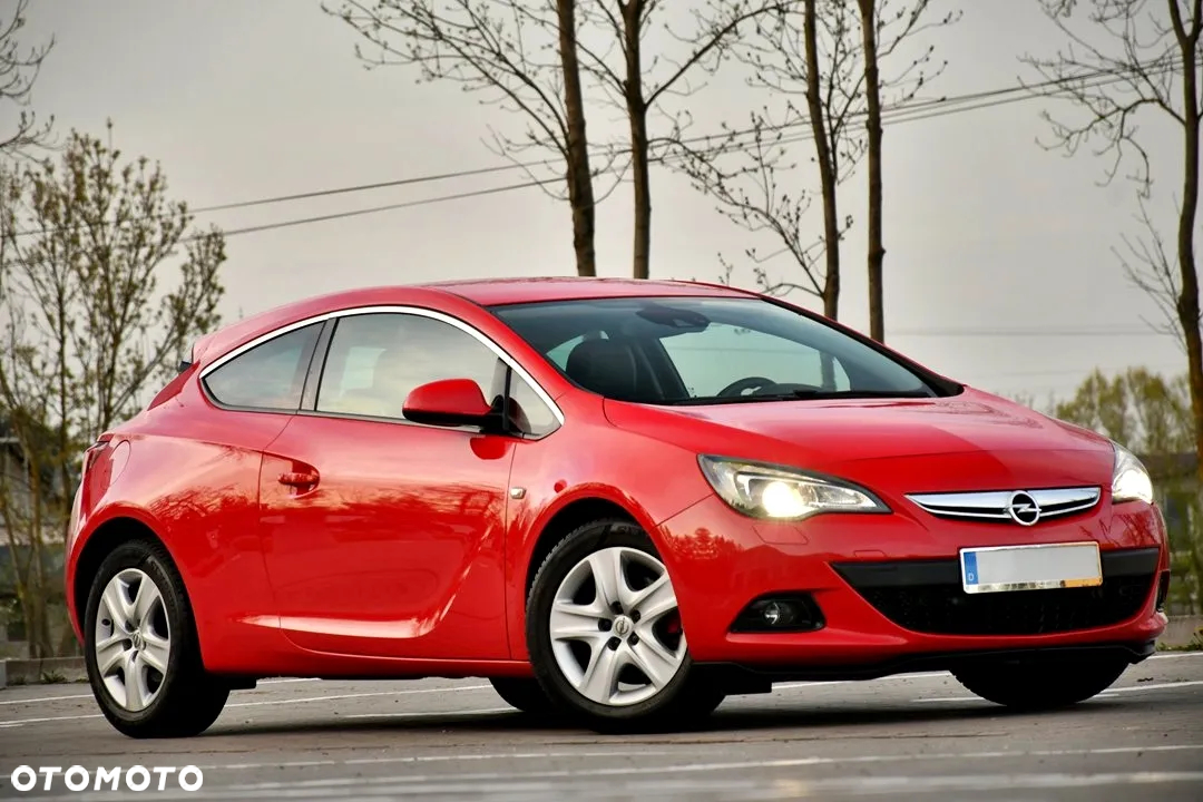 Opel Astra III GTC 1.6 T Cosmo - 5