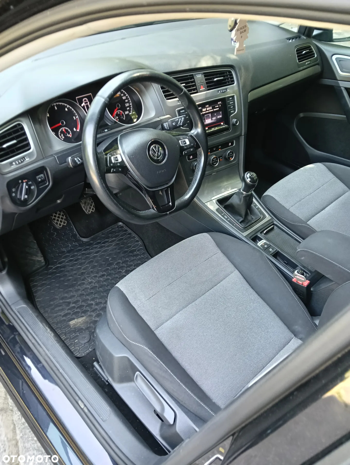 Volkswagen Golf VII 1.6 TDI BlueMotion Trendline - 15
