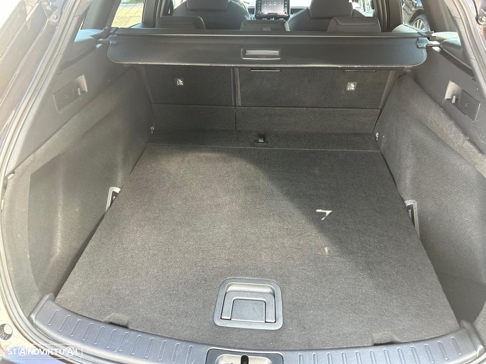 Toyota Corolla Touring Sports 1.8 Hybrid Comfort+P.Sport - 28