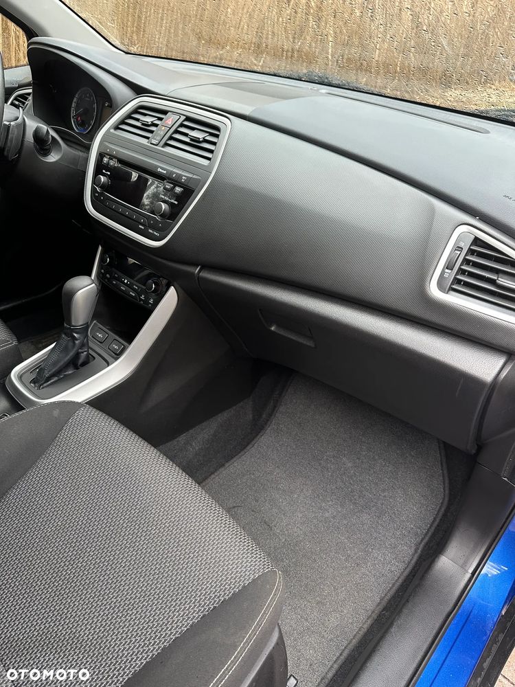Suzuki SX4 1.6 Premium - 24