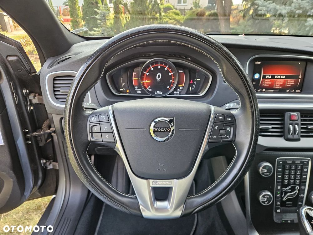 Volvo V40 T3 Drive-E R-Design Momentum - 19