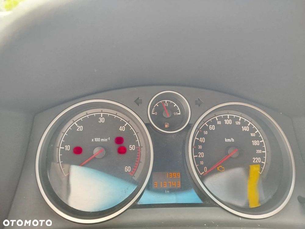 Opel Astra 1.7 CDTI Essentia - 7