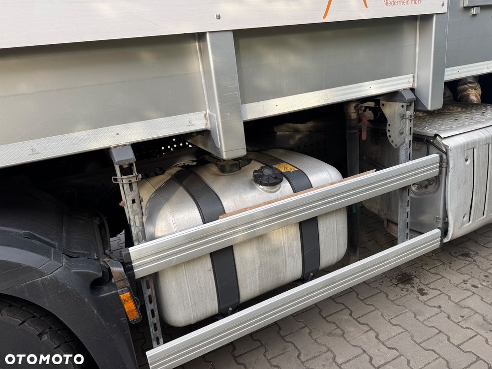 Mercedes-Benz Antos - 12