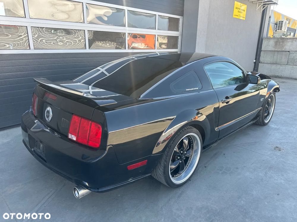 Ford Mustang - 1
