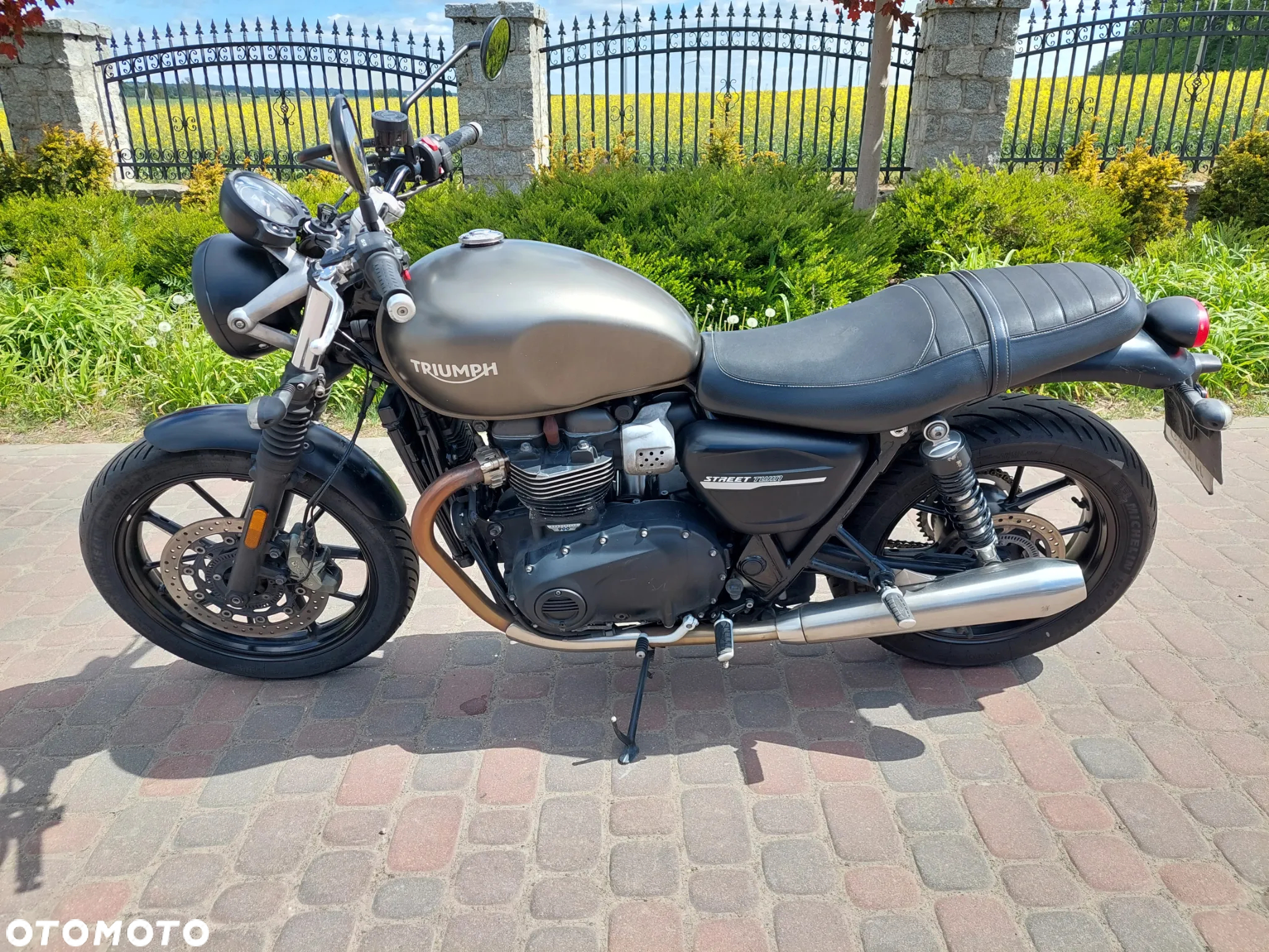 Triumph Street Twin - 2