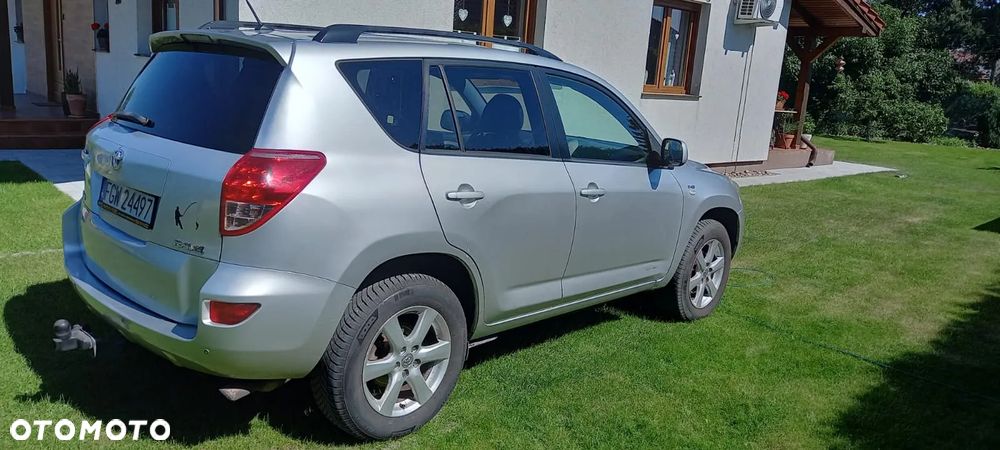 Toyota RAV4 - 4