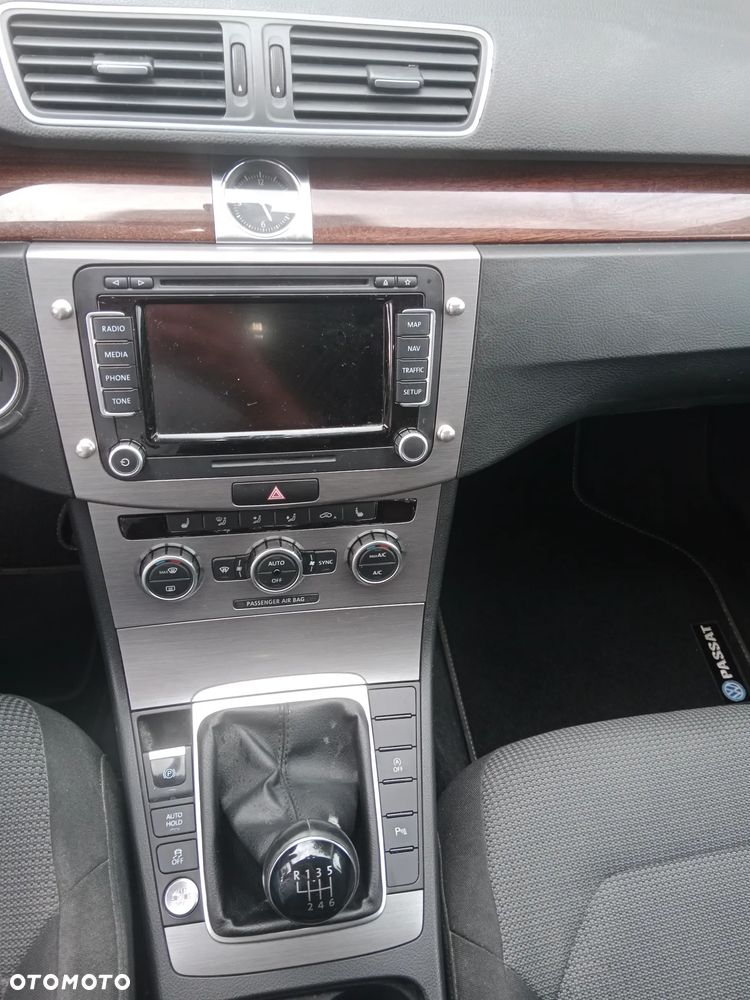 Volkswagen Passat 2.0 TDI Comfortline - 7