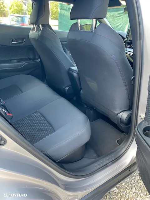 Toyota C-HR - 10