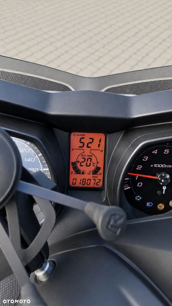 Yamaha X-max - 4