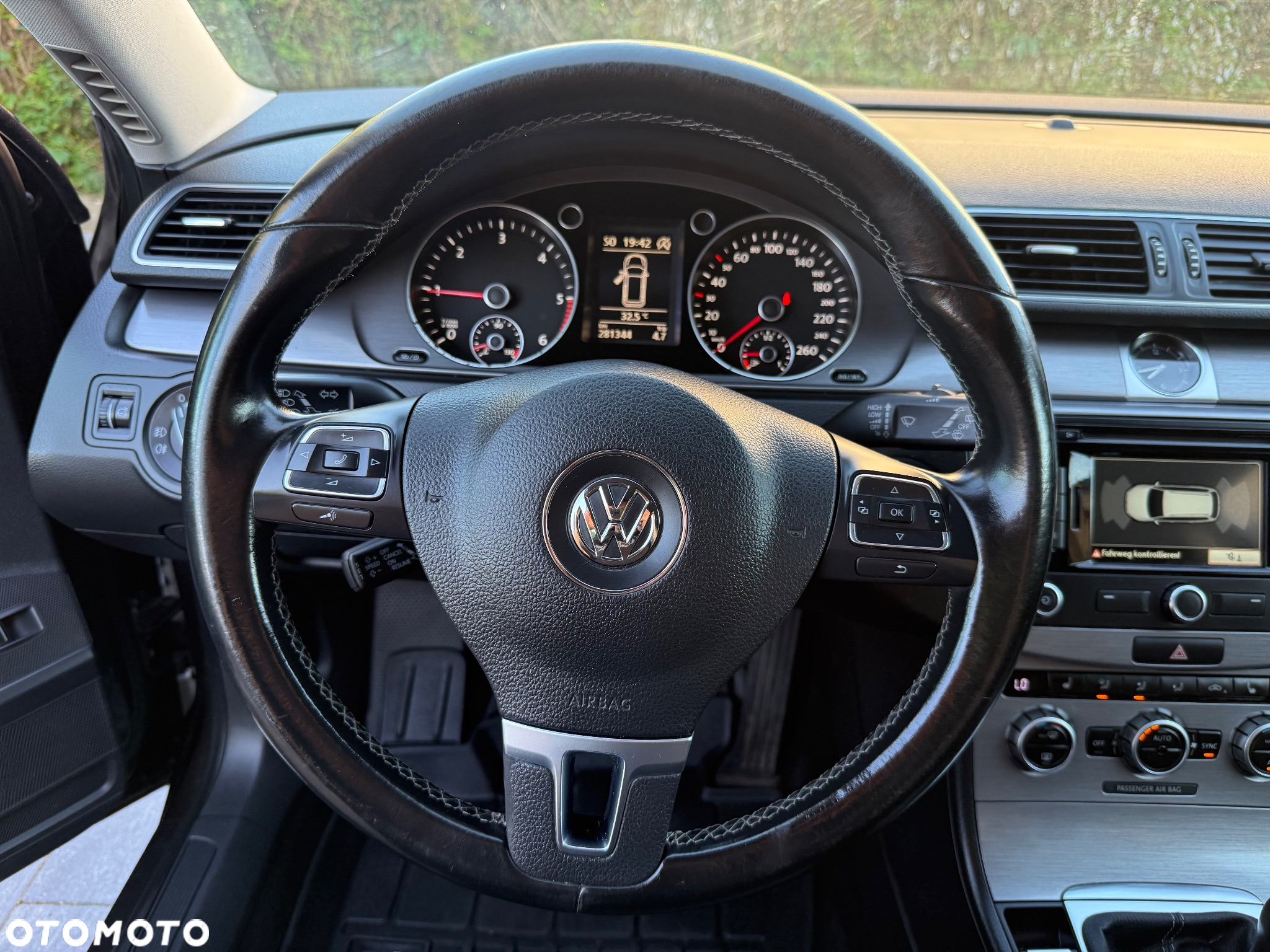 Volkswagen Passat 2.0 TDI Highline - 26