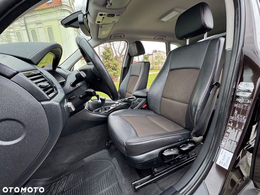 BMW X1 xDrive18d xLine - 14