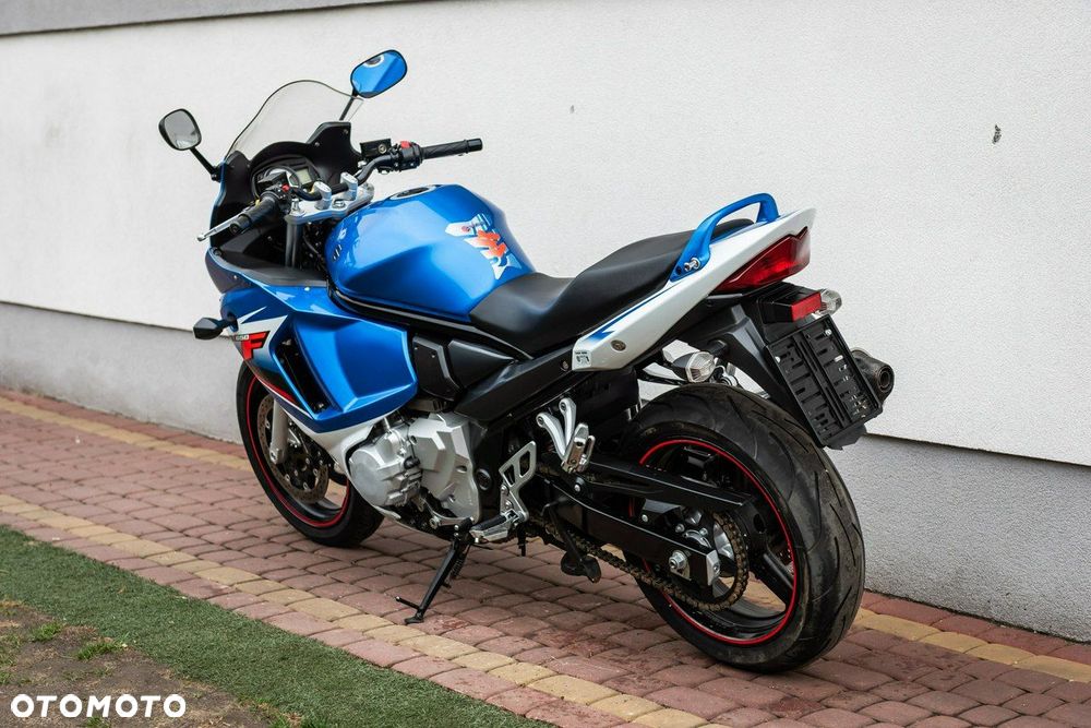 Suzuki GSX - 3