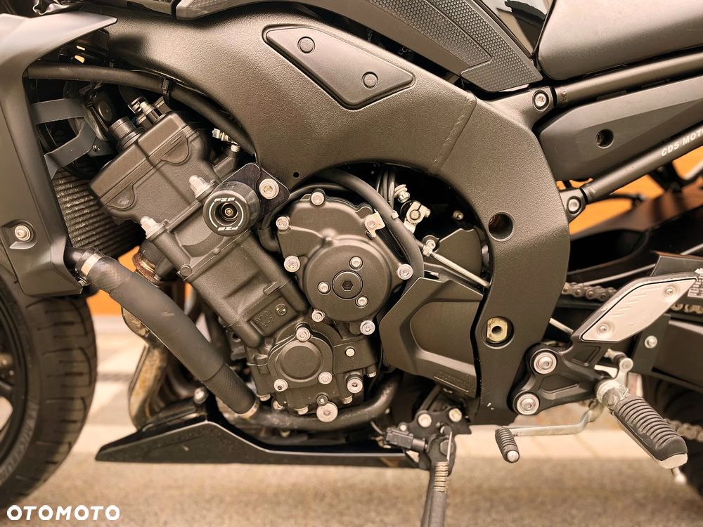 Yamaha FZ8 - 9