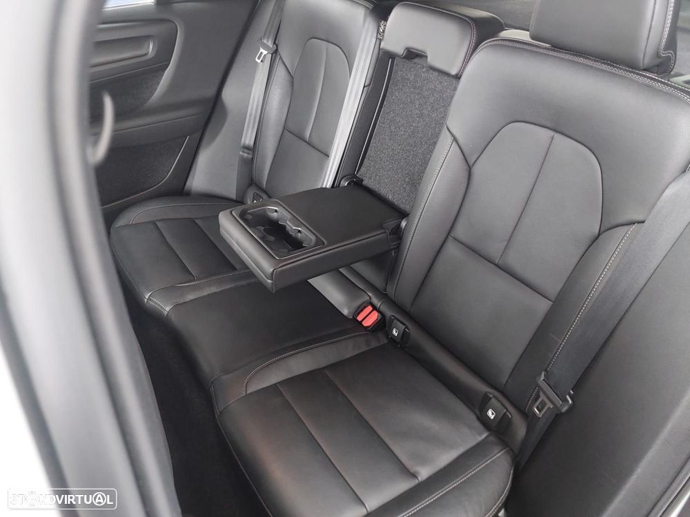 Volvo XC 40 1.5 T2 Momentum Plus - 17