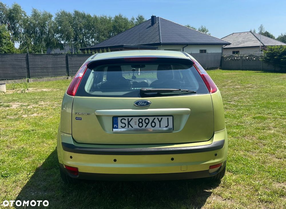 Ford Focus 1.6 16V Ghia - 8