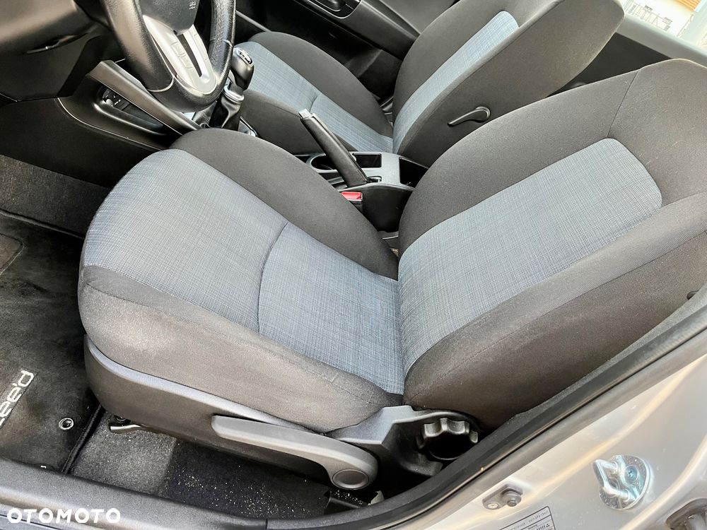 Kia Ceed 1.4 CVVT Attract - 11