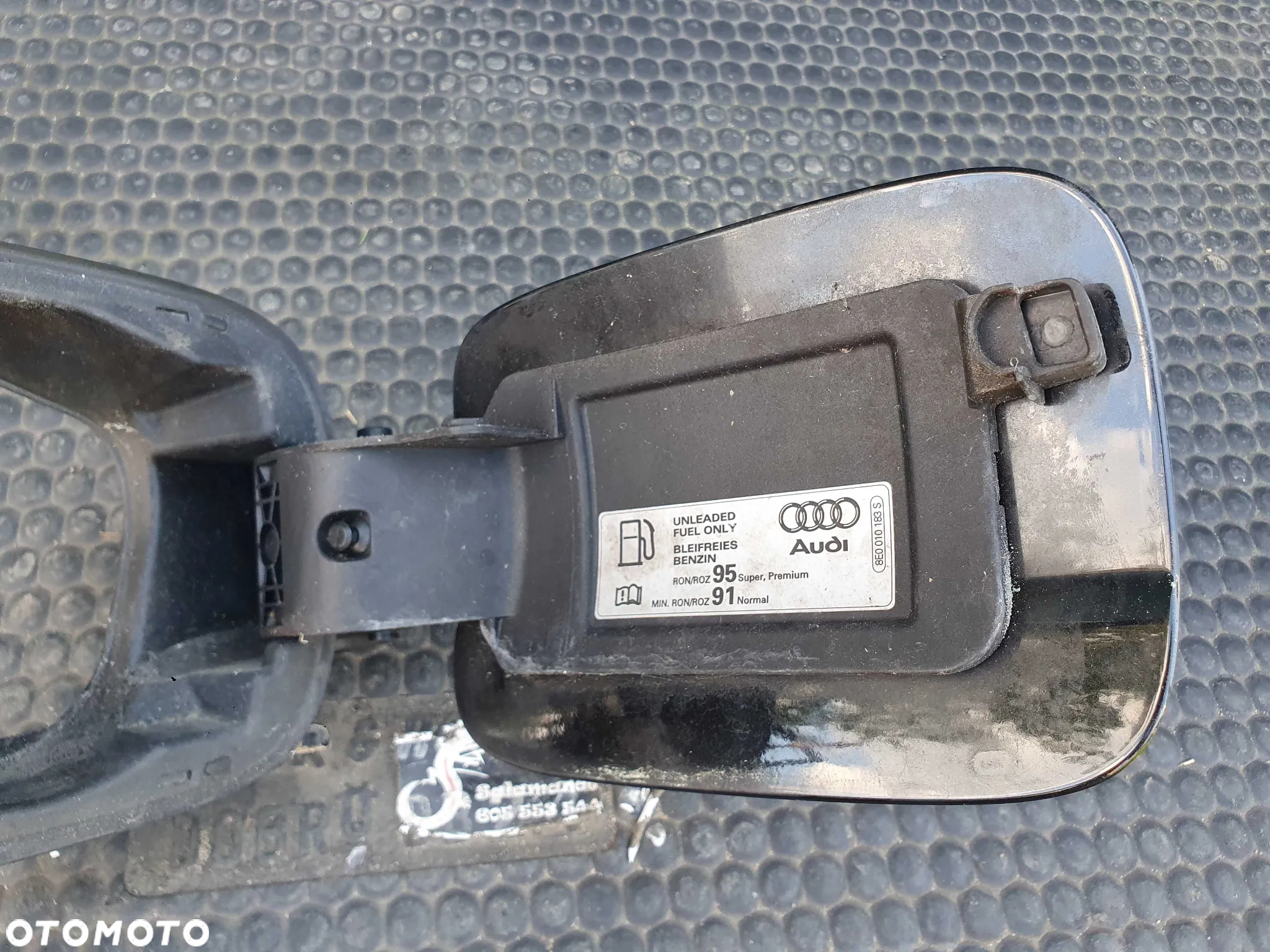 Klapka 8K0809999D Wlewu Paliwa Wlew LZ9Y LY9B Czarna Audi A4 B8 Sedan Kombi - 11
