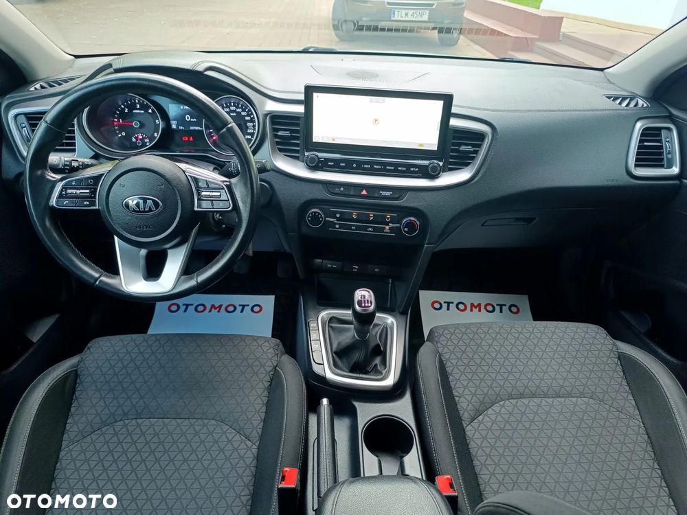 Kia Ceed 1.6 CRDi 136 ISG Spirit - 28