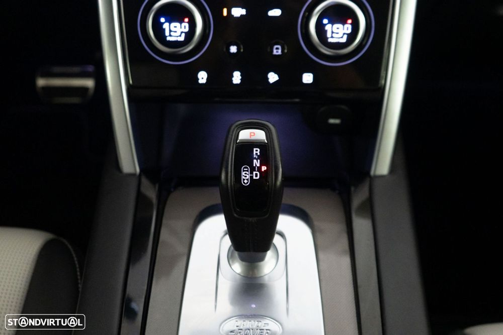 Land Rover Discovery Sport 1.5 I3 P300e AWD R-Dynamic HSE - 30