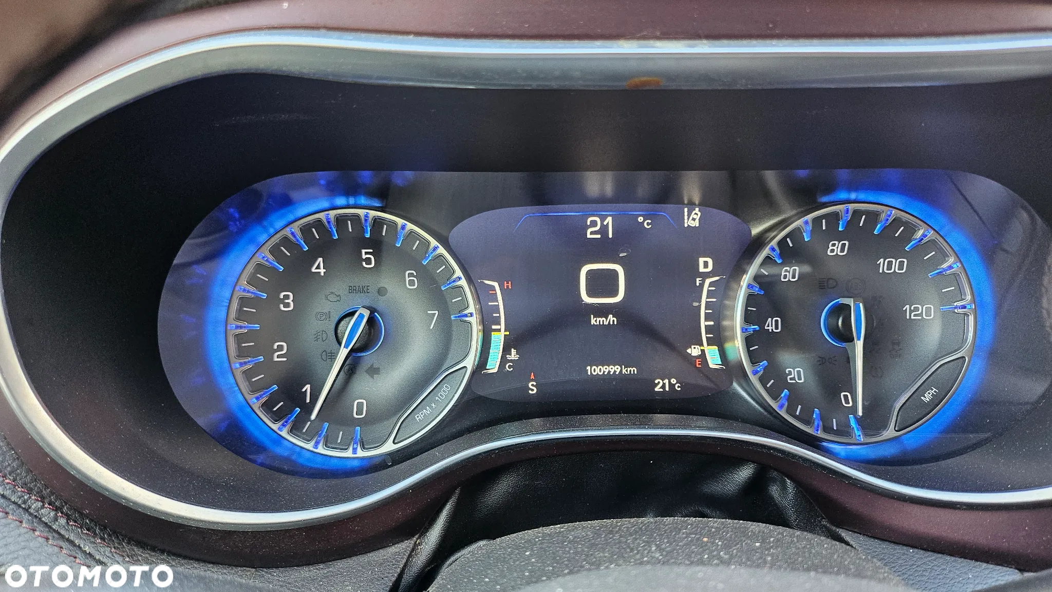 Chrysler Pacifica - 9