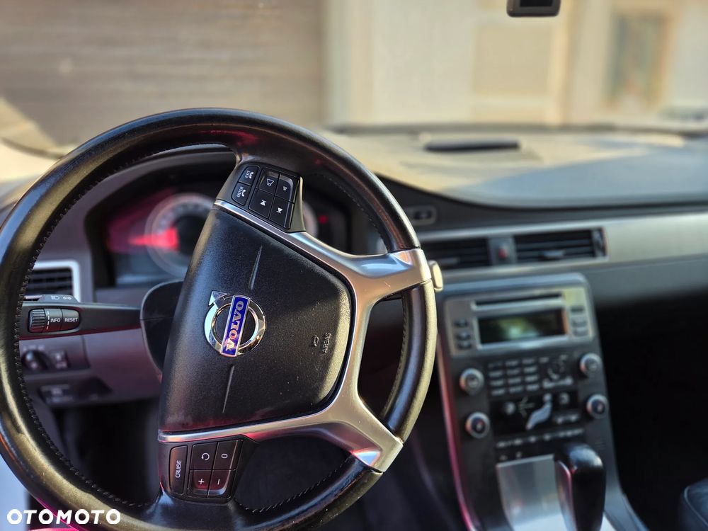 Volvo V70 D5 Summum - 13