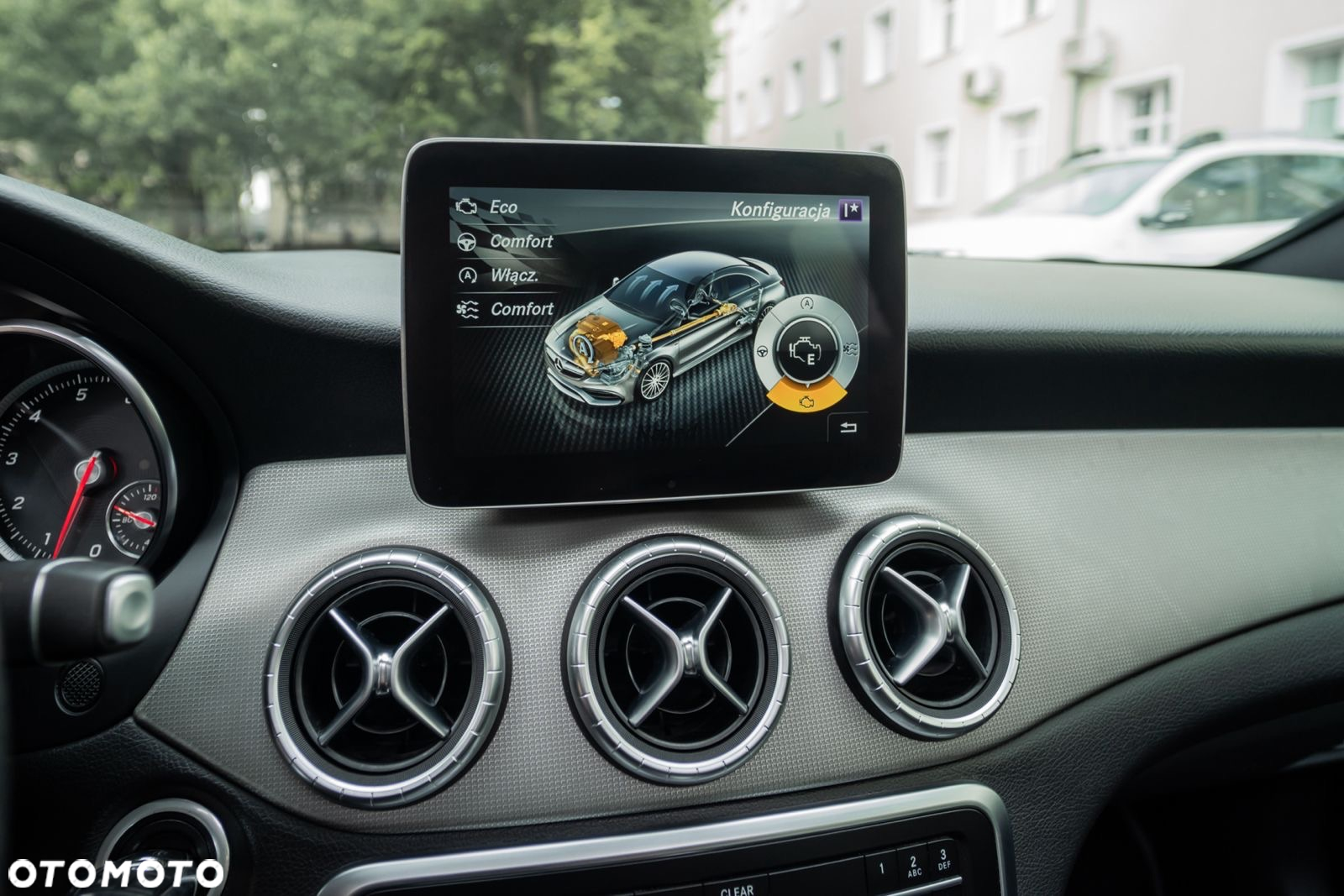 Mercedes-Benz CLA 250 4Matic 7G-DCT - 19