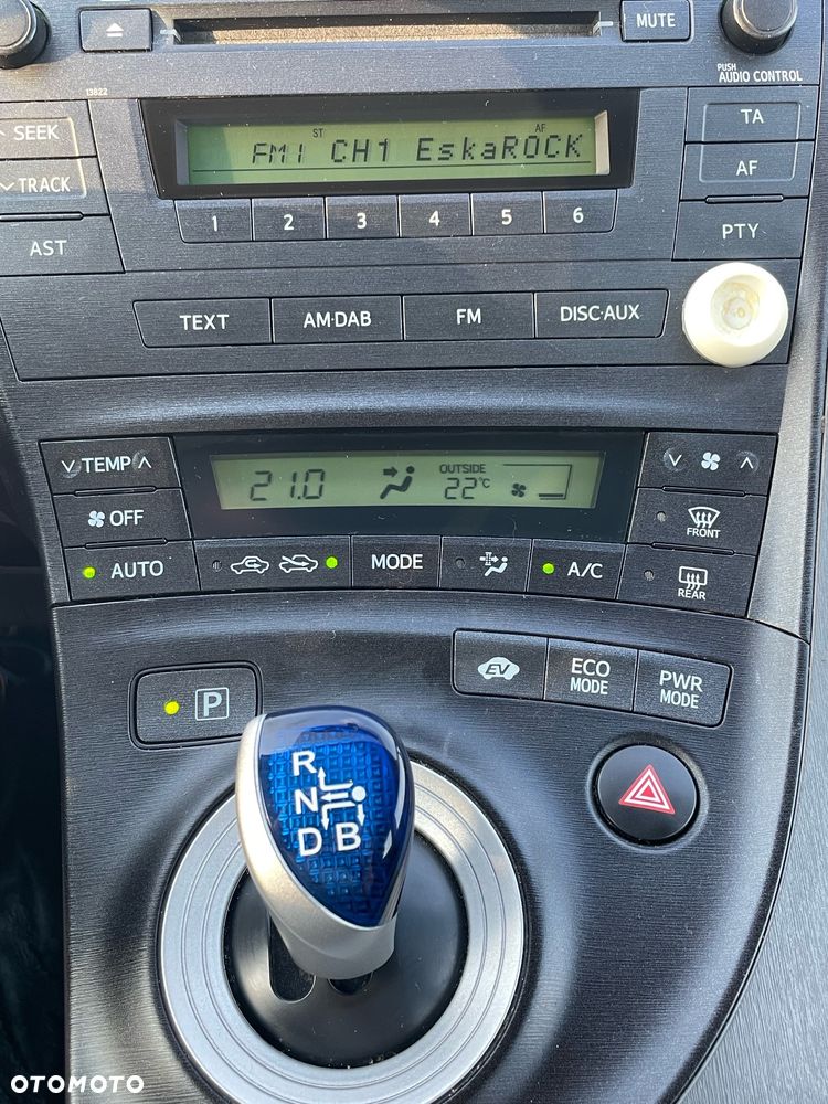 Toyota Prius (Hybrid) Comfort - 27
