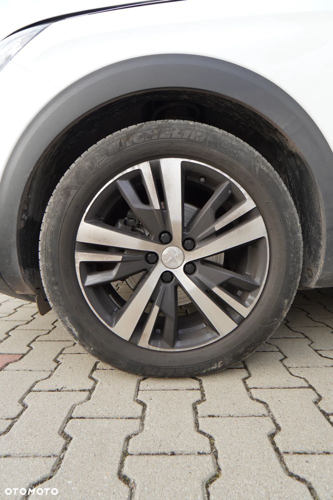 Peugeot 3008 1.5 BlueHDi Allure S&S - 19