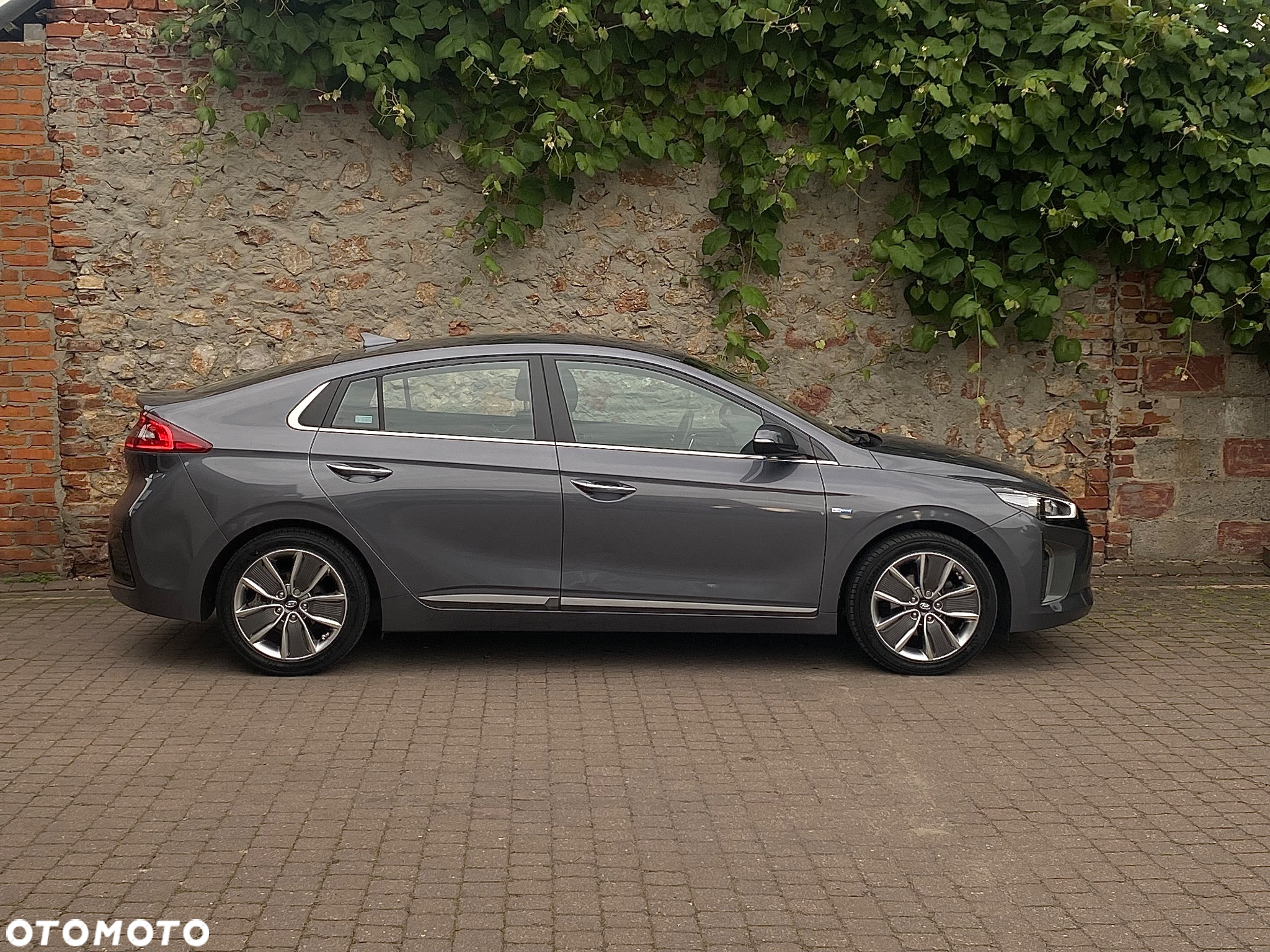 Hyundai IONIQ hybrid Premium - 4