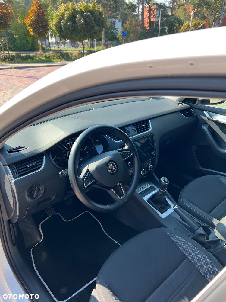 Skoda Octavia 1.6 TDI SCR Ambition - 6