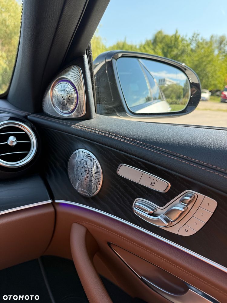 Mercedes-Benz Klasa E 220 d 4-Matic 9G-TRONIC - 34