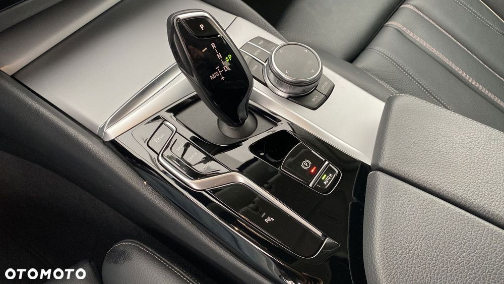 BMW Seria 5 520d xDrive MHEV - 18