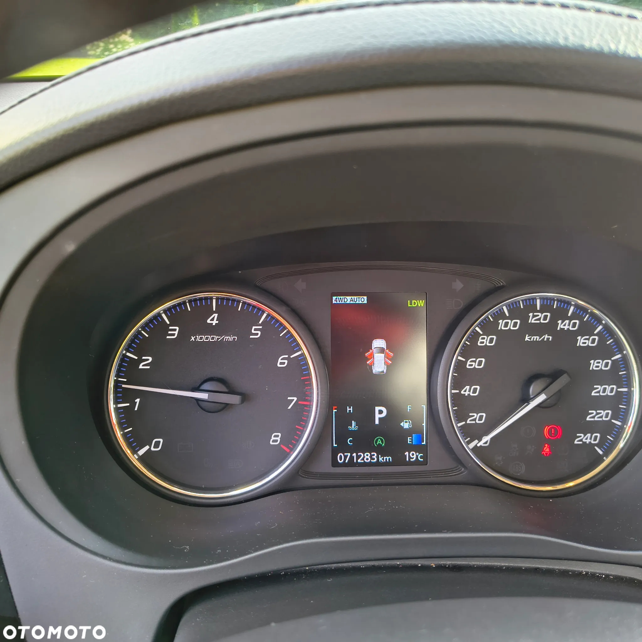 Mitsubishi Outlander 2.0 Intense + Navi 4WD CVT - 11