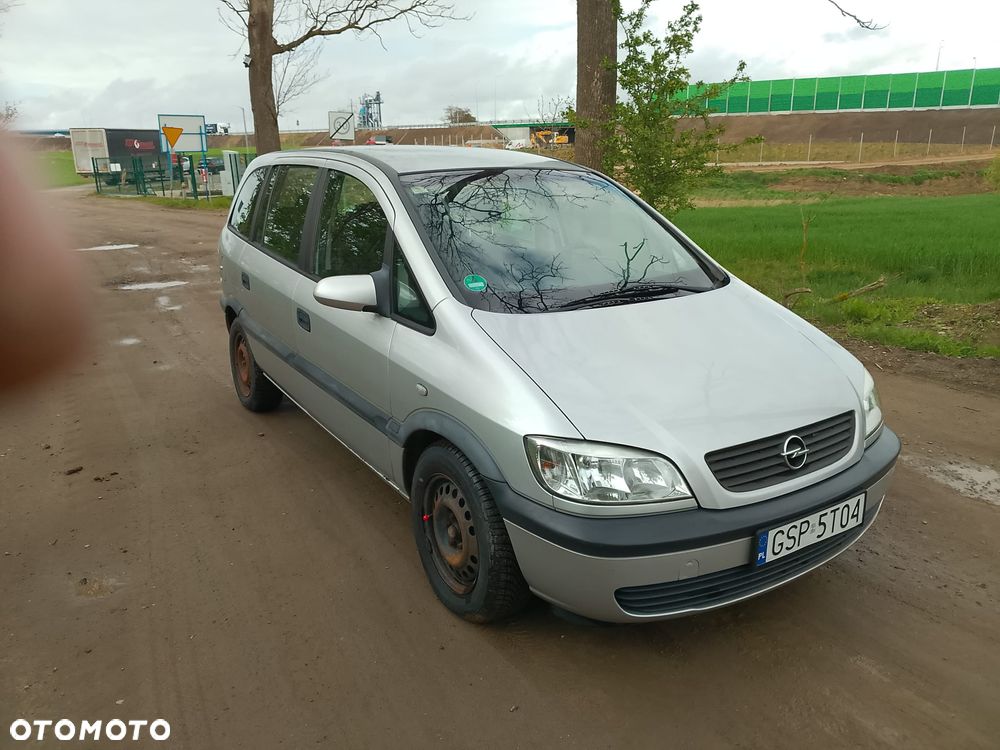 Opel Zafira 1.6 16V Comfort - 2