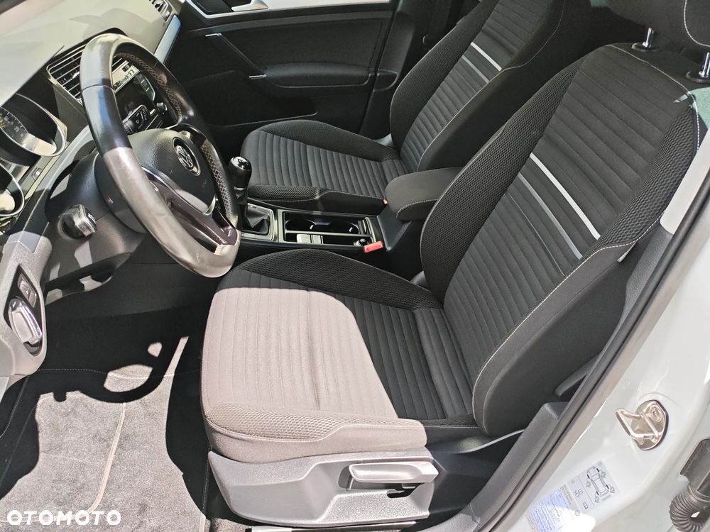 Volkswagen Golf 1.6 TDI BlueMotion Technology Cup - 17