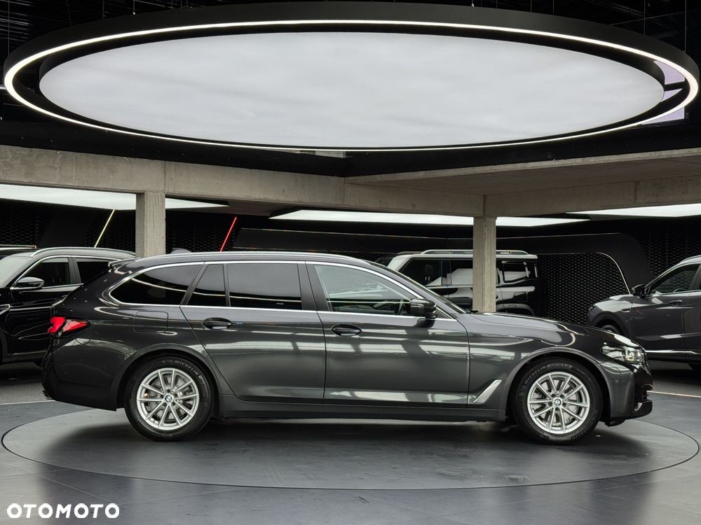 BMW Seria 5 520i mHEV - 7