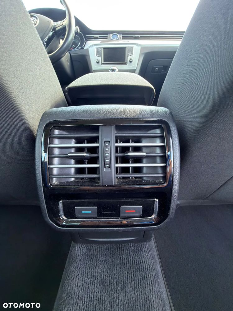 Volkswagen Passat 1.8 TSI BMT Comfortline - 33