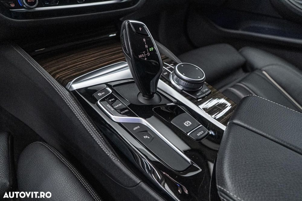 BMW Seria 5 530e iPerformance Aut. Luxury Line - 31