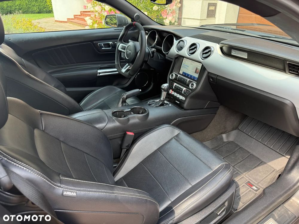 Ford Mustang 5.0 V8 GT - 27