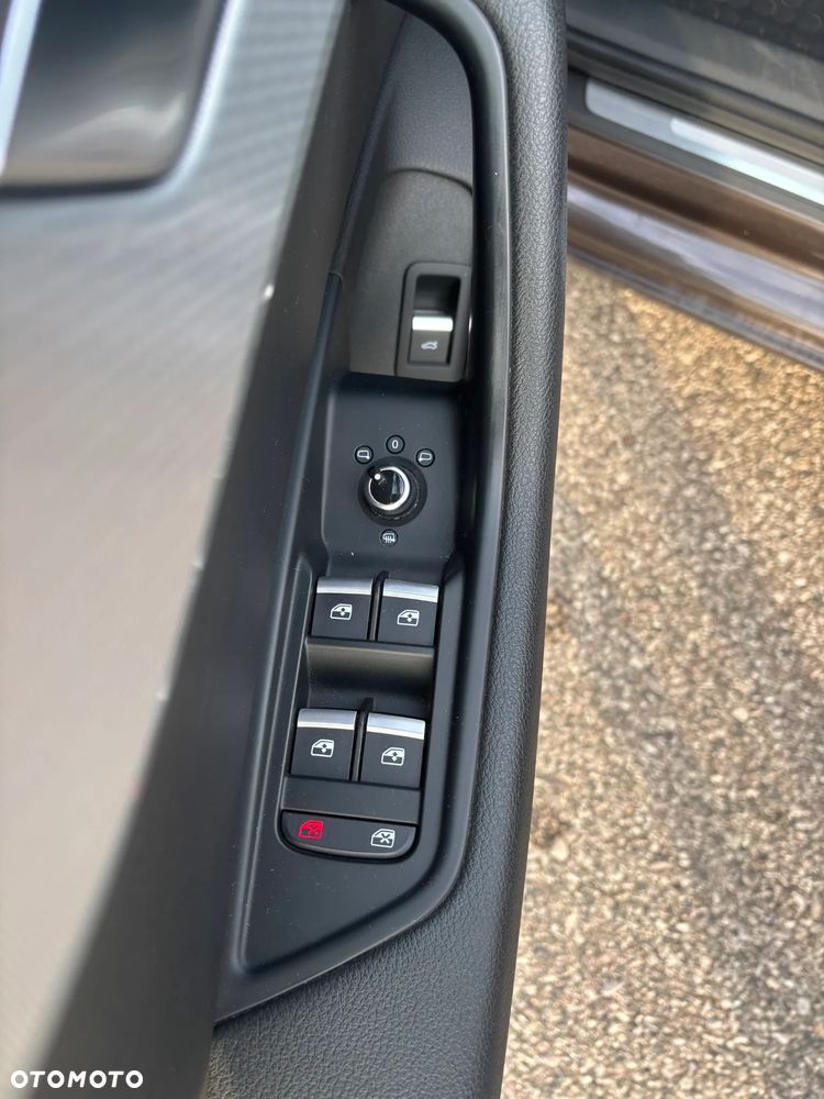 Audi A4 Avant 2.0 TDI Quattro S tronic - 11