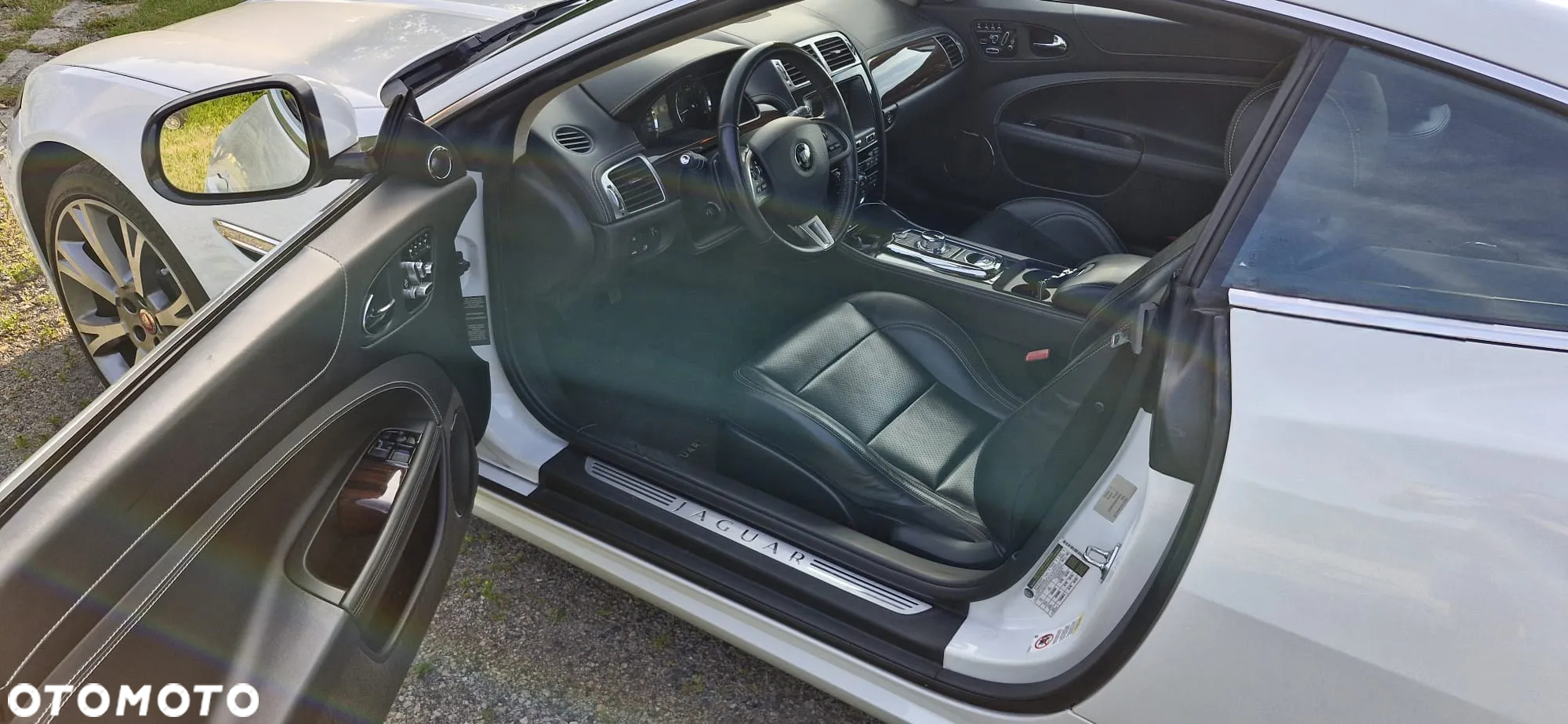 Jaguar XK 5.0 V8 Portfolio - 12